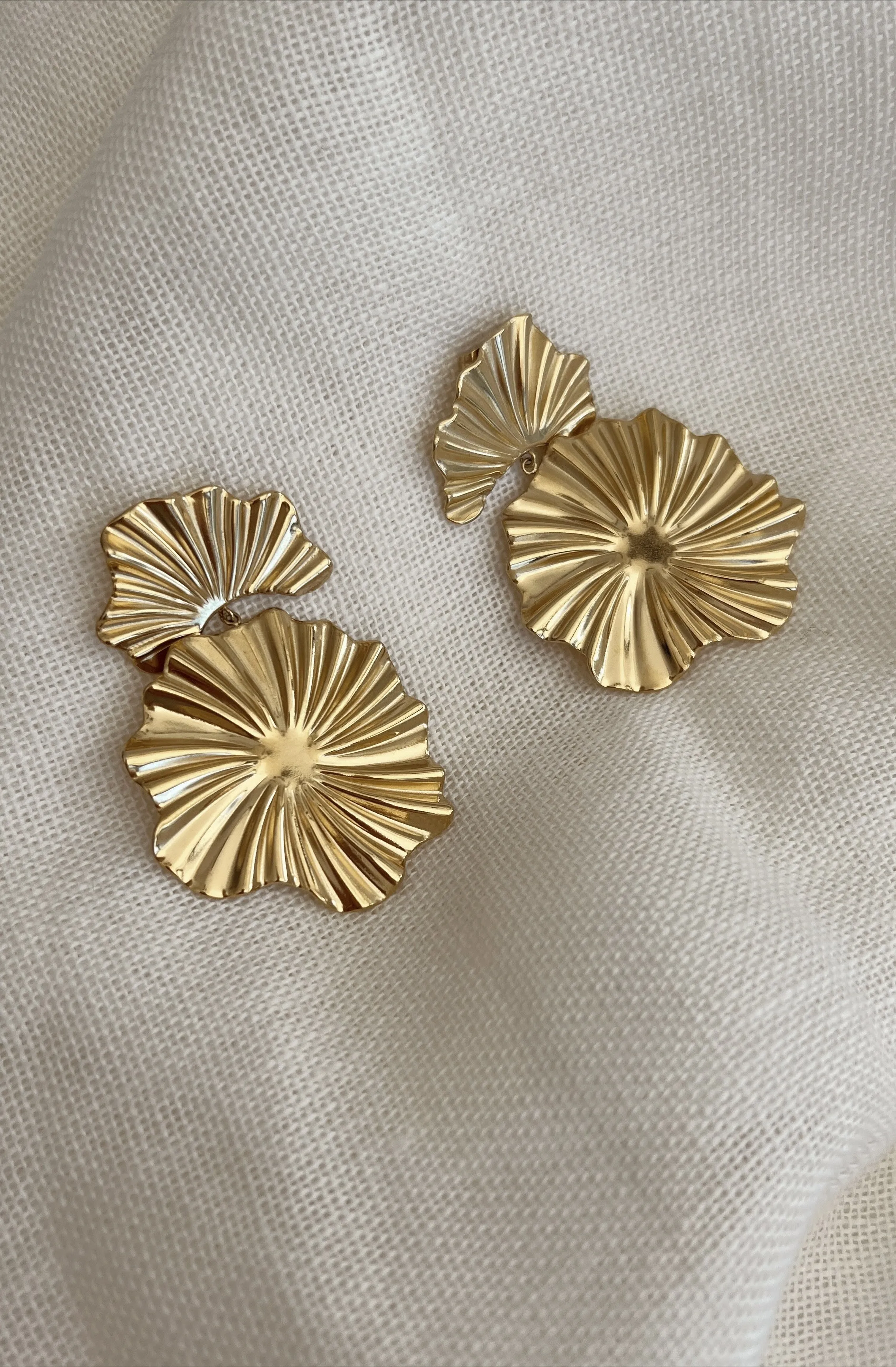 Golden Vica Earrings