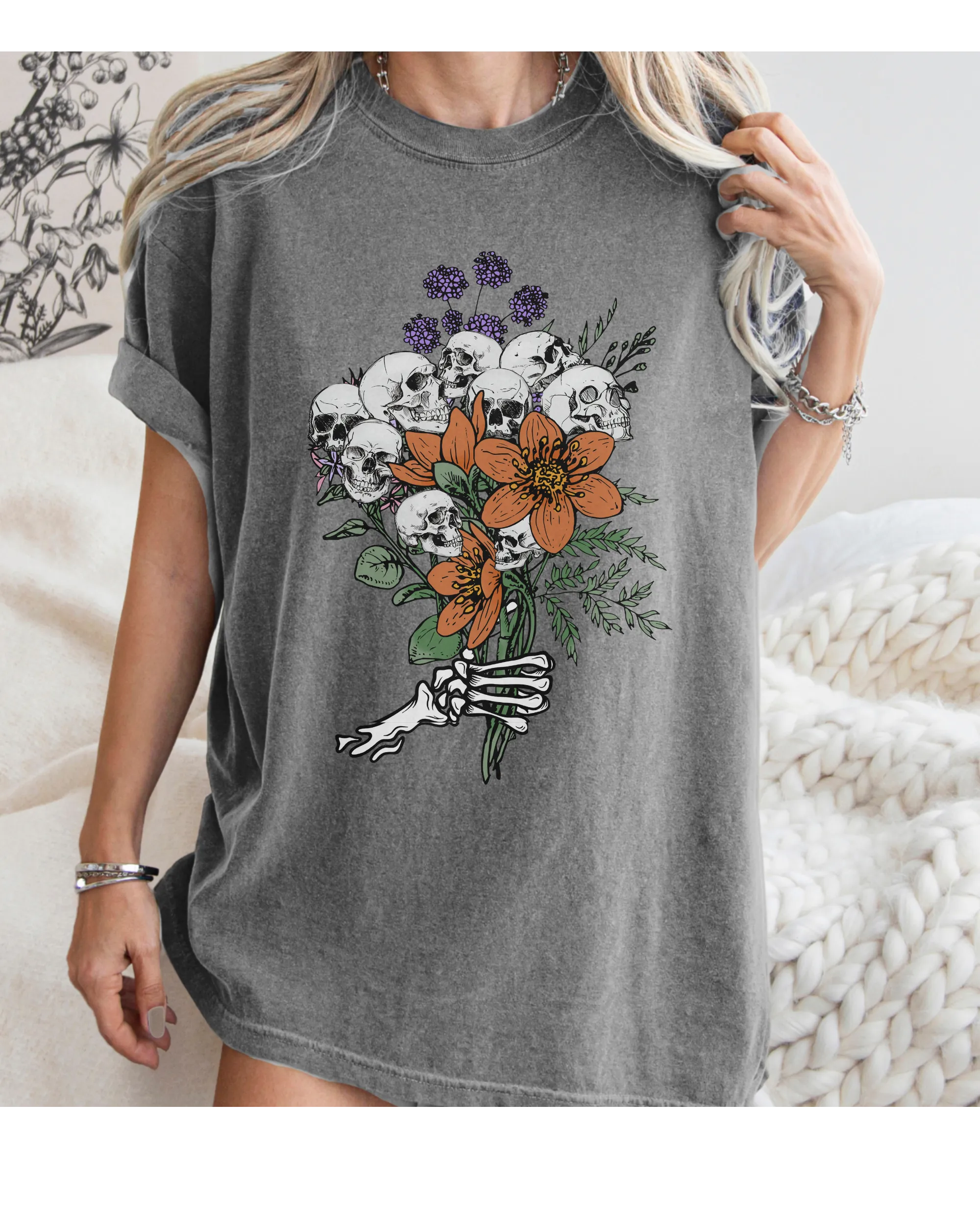 Halloween Skeletons Retro Flower Bouquet Comfort Colors® T-Shirt Women's Fall Halloween Colors T-Shirt